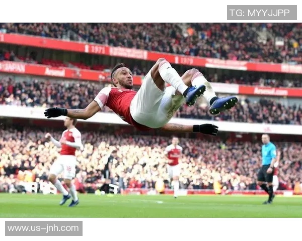 实况足球2013中奥巴梅扬的精彩表现与战术分析